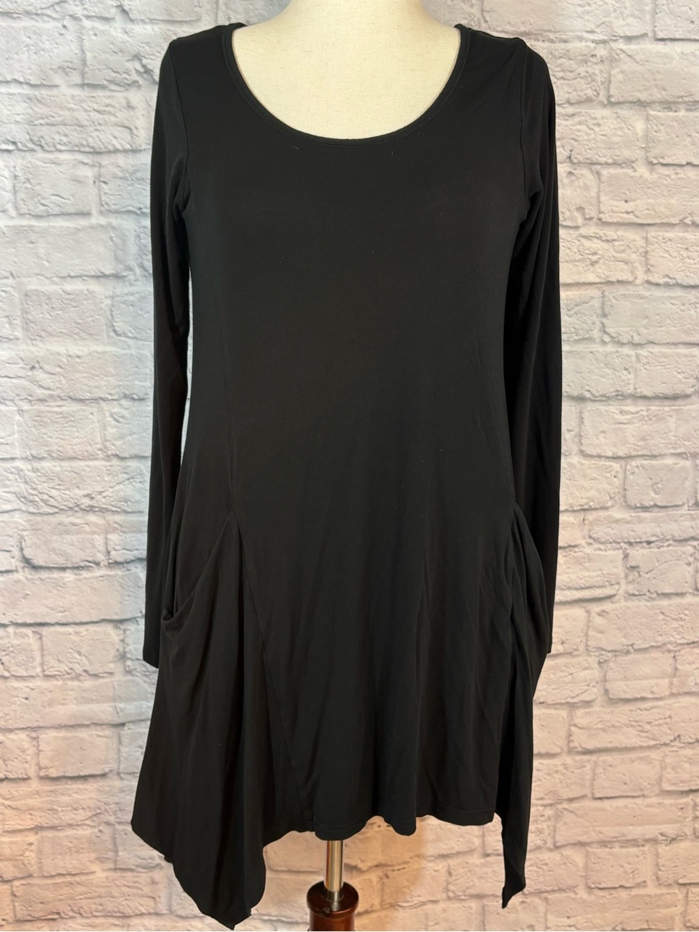 Yala Black Long-Sleeve Midi Swing Dress with Pockets Large